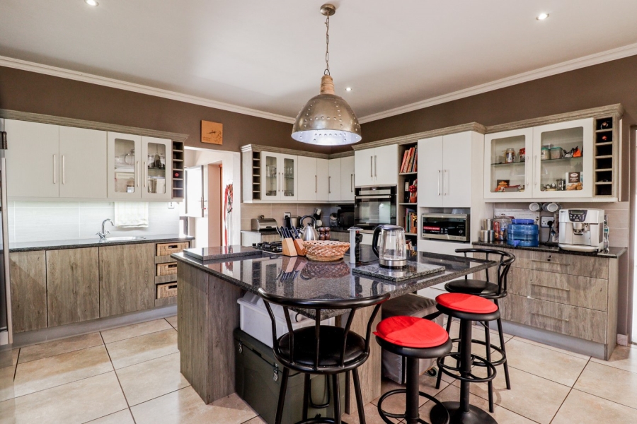 4 Bedroom Property for Sale in Melodie North West